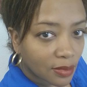 Meet your Posher, Yolanda